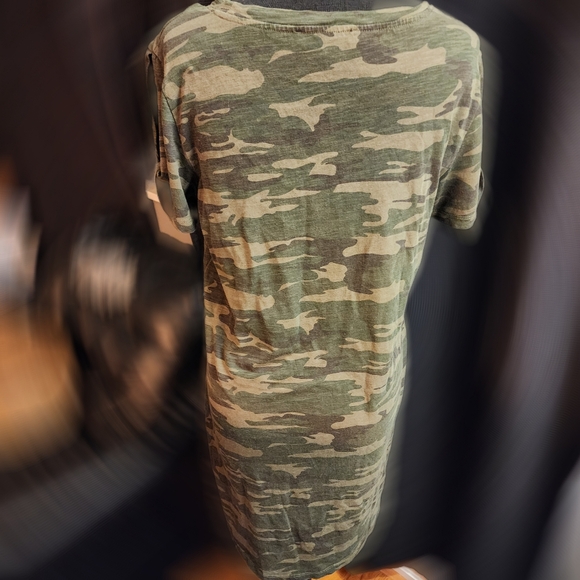 SANCTUARY CAMO T- SHIRT DRESS - Picture 2 of 3
